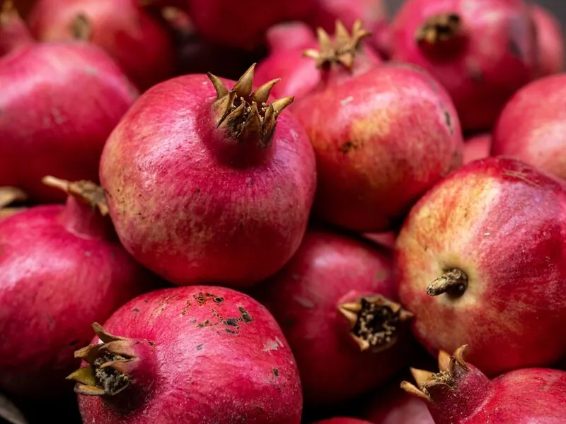 Bhagwa pomegranates in bulk